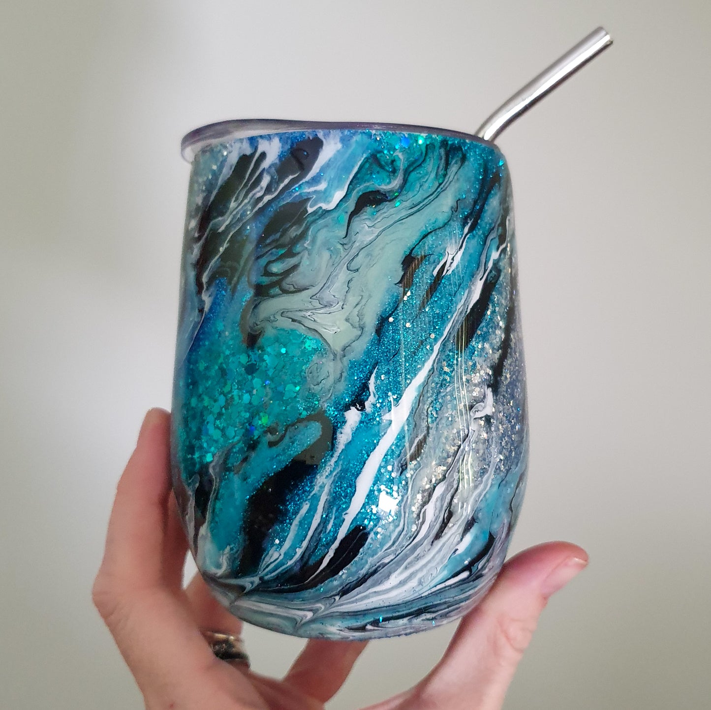 Blue glitter & pour wine tumbler